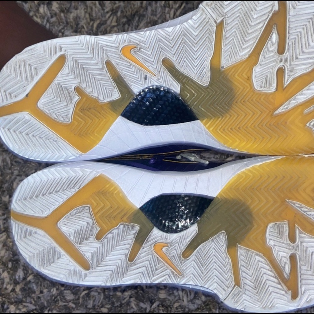 Kobe 4 protro lakers sz 11
